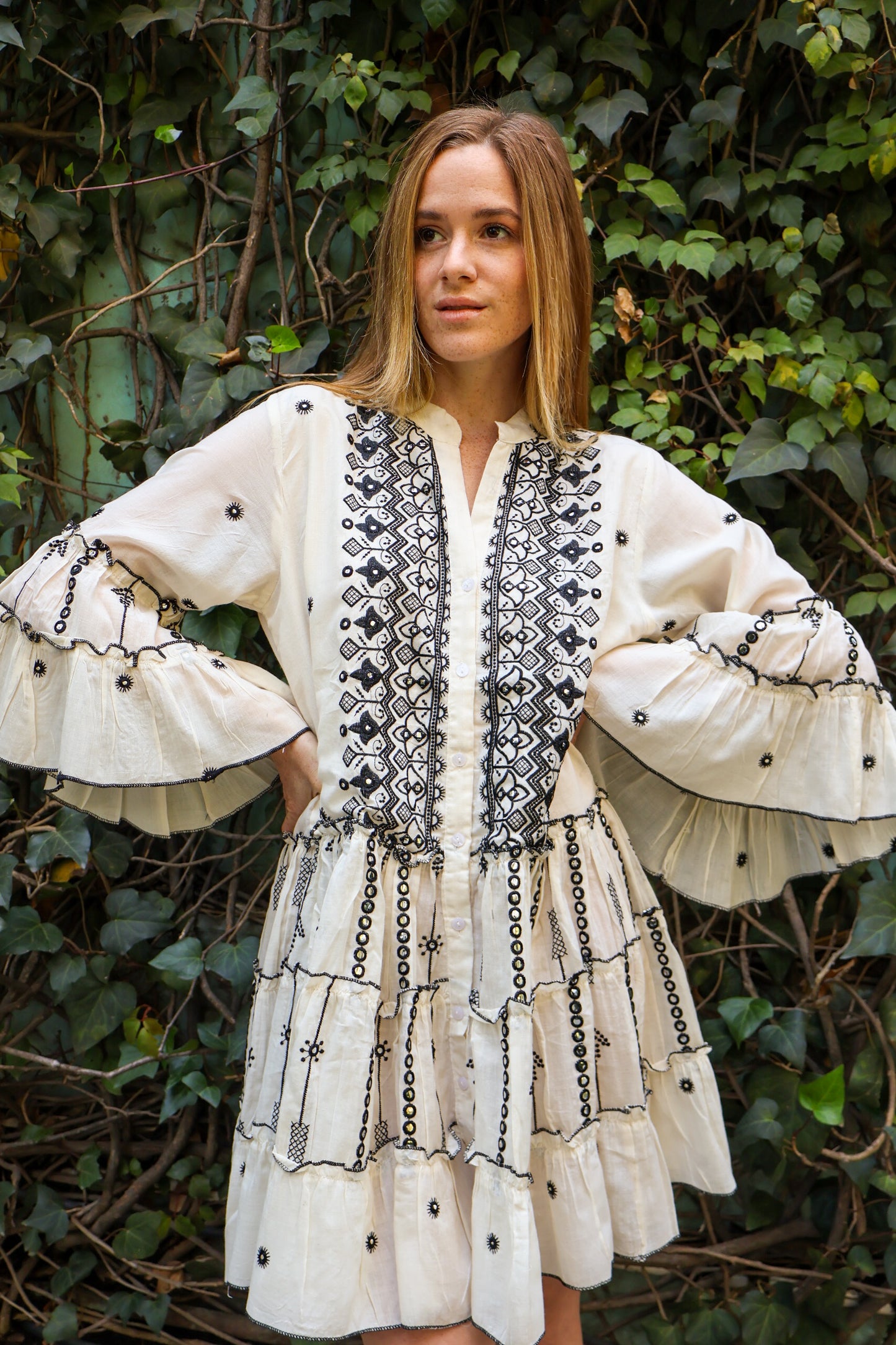 Vestido Pocout white Glow